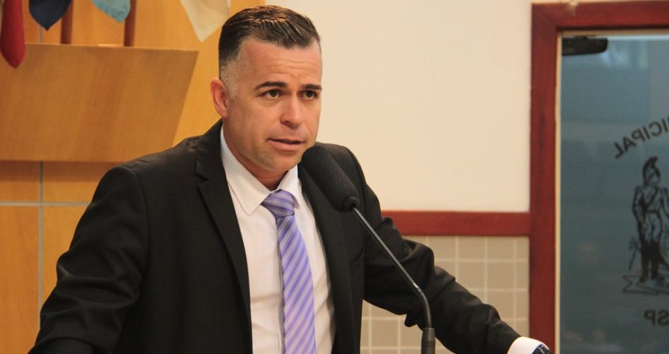 Luís Flávio cobra segurança em cruzamento das ruas Bernardino de Campos com Prudente de Morais