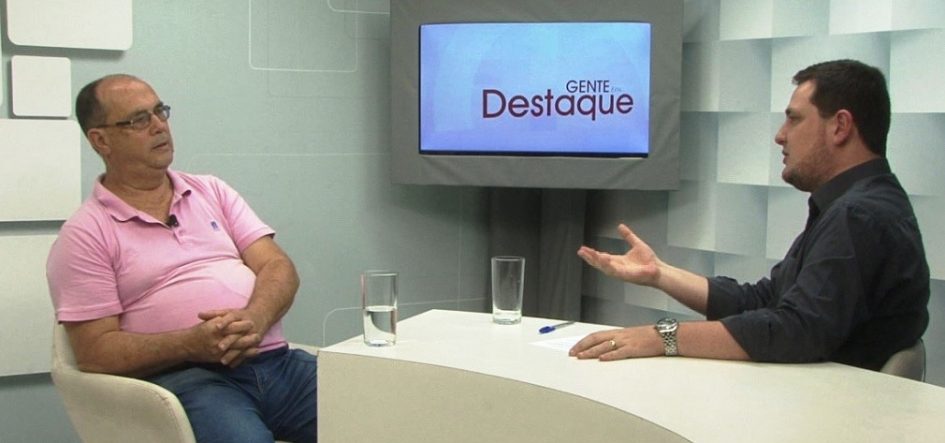 Programa Gente em Destaque entrevista o radialista Carlos Monteoliva