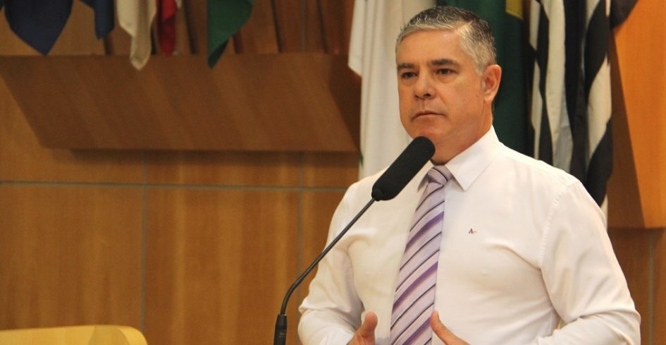 Fernando da Ótica quer limpeza de córrego na região oeste com urgência