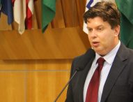 Rodrigo Salomon fiscaliza estoque de remédios da farmácia municipal para 2019