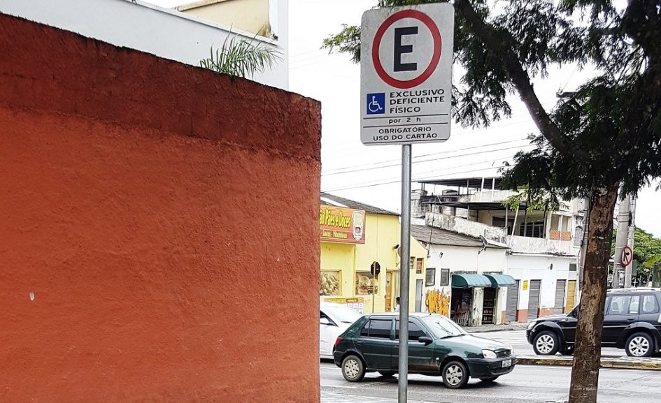 Rodrigo Salomon pede sinalização de solo para vaga de estacionamento exclusiva