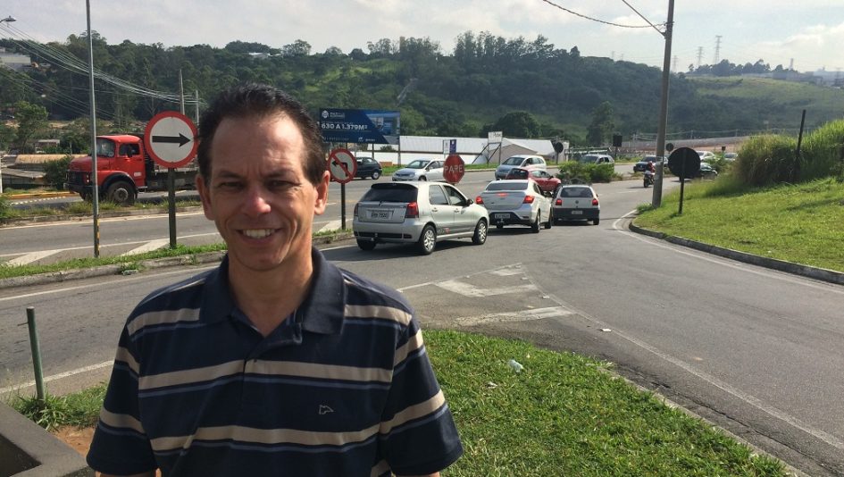 Emendas de Paulinho do Esporte garantem lombadas e semáforo na Geraldo Scavone