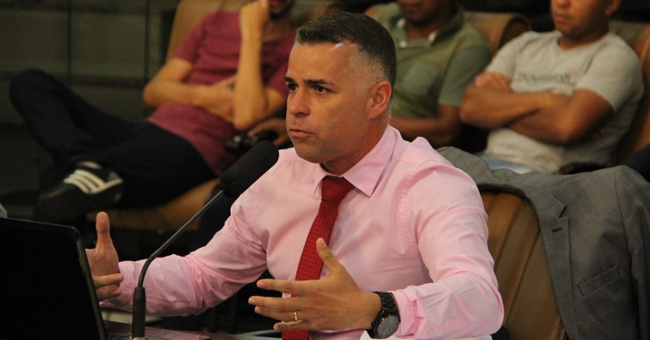 Luís Flavio quer frentes de trabalho na Prefeitura para limpeza e capina de áreas públicas
