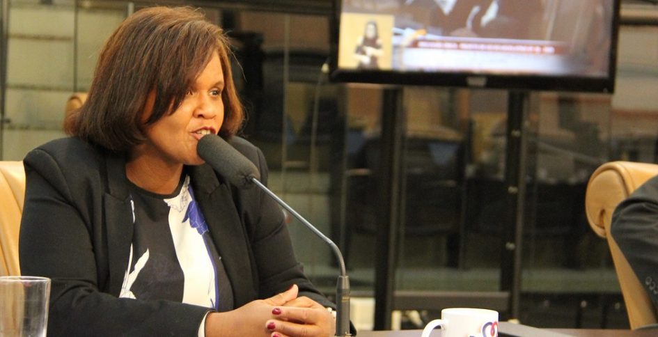 Márcia questiona existência de convênio firmado entre faculdades de medicina e prefeitura