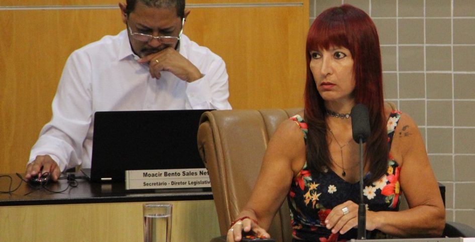 Sônia Patas da Amizade pergunta sobre prática e programas de xadrez em Jacareí