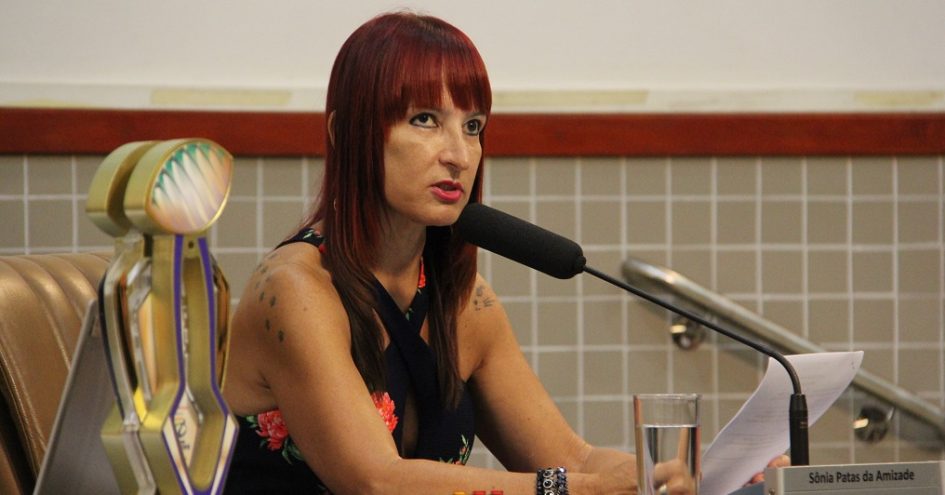 Sônia pede dados de munícipes autuados por descumprimento de lei de sua autoria
