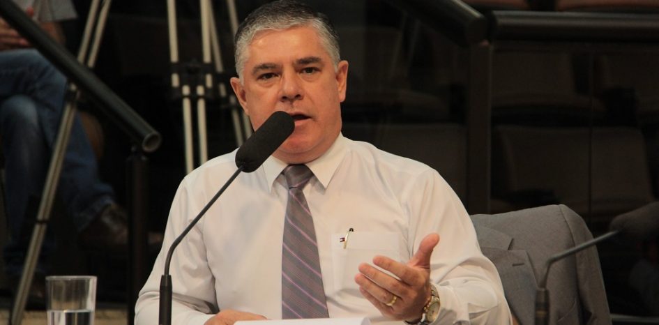 Fernando questiona falta de atendimento odontológico na UPA Dr. Thelmo