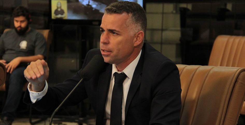 Luís Flavio quer informações sobre obras de drenagem no Jardim Emília