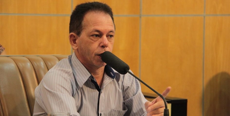 Paulinho do Esporte solicita iluminação em marginal da Dutra no Parque Meia Lua