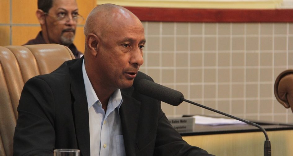 Paulinho dos Condutores questiona cargos da Prefeitura sem alteração salarial