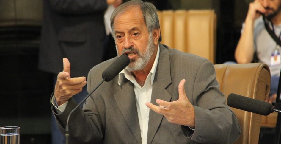 Valmir questiona prefeito sobre contrato com a empresa Hora Park em Jacareí