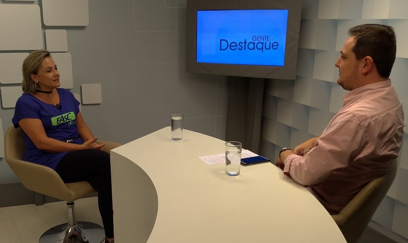 Gente em Destaque entrevista professora de dança Simone Capucci