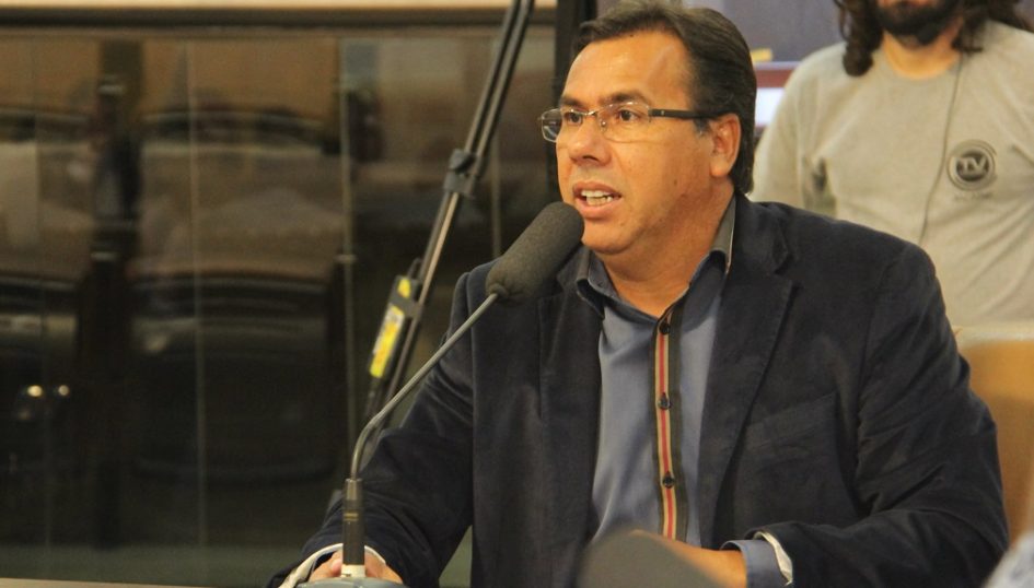 Arildo quer capina e limpeza de marginais da Rua Professora Olinda de Almeida Mercadante