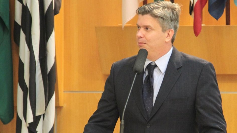 Rodrigo Salomon solicita serviços de manutenção para bairros da região norte