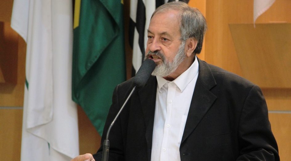 Valmir questiona paralisação de obras de drenagem e pavimentação no Jardim do Marquês