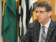 Abner indica manutenção na Rua Abílio Pinto Ferreira, no Bandeira Branca