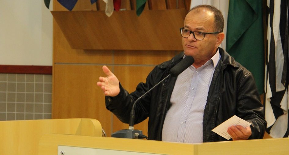 Juarez indica cobertura de área interna do EducaMais Jardim Paraíso