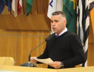 Luís Flávio questiona Izaias sobre prédio abandonado no Centro