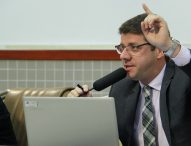 Abner indica faixa de pedestres em cruzamento no centro de Jacareí