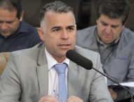 Luís Flávio pede tapamento de buraco na Rua Jorge Gomes, no Cidade Nova Jacareí