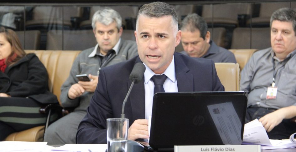 Luís Flávio pede à JTU mais horários de ônibus aos moradores do bairro JAMIC