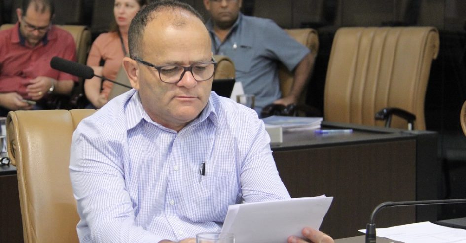 Juarez quer troca de postes e mudança de sentido em vias da região sul