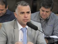 Luís Flávio fiscaliza suspensão do programa Vivaleite em Jacareí