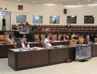 Câmara acata veto do prefeito e proíbe receita médica particular na rede pública de Jacareí