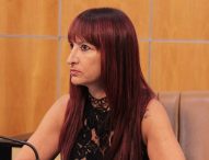 Sônia indica lombada na Rua Príncipe Jean, no Parque dos Príncipes