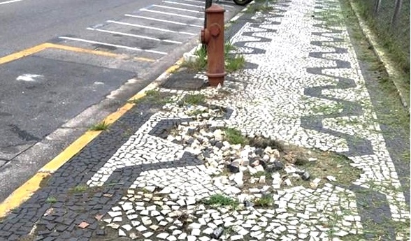 Arildo indica reposição de piso em calçada da Rua Capitão João José de Macedo