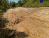 Juarez indica aplicação de cascalho em estrada do bairro Parateí