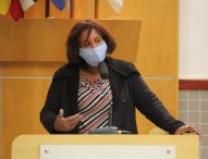 Dra. Márcia Santos questiona Prefeitura sobre entrega de carro adaptado ao Laboratório Municipal