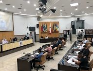 Câmara rejeita veto do prefeito e permite a livre comercialização do serviço de taxi