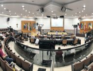 Vereadores adiam veto de Izaias e aprovam reforma administrativa da Prefeitura