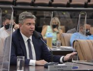 Dr. Rodrigo Salomon questiona gestão da Caminhos de Damasco nas UPA de Jacareí