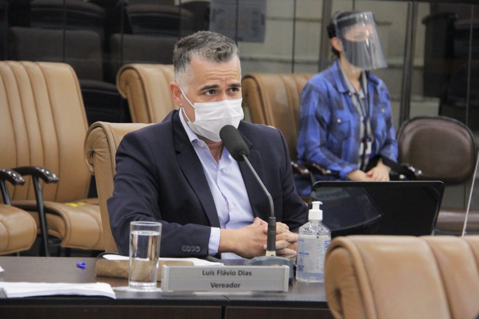 Luís Flávio questiona prazos e informações sobre obra da terceira ponte