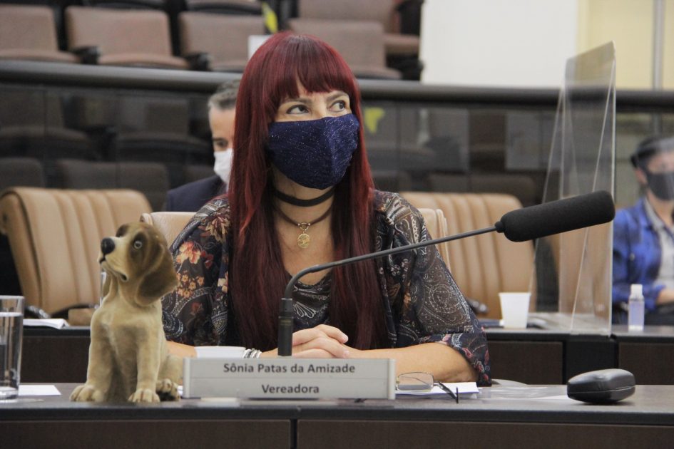 Sônia pede emenda ao deputado Márcio Alvino em prol da causa animal em Jacareí