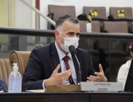 Luís Flávio questiona prefeitura sobre destino de empréstimo do CAF