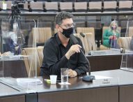 Dudi cobra fornecimento de absorventes em escolas e unidades de saúde