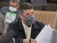 Abner pede ponto de ônibus com abrigo em avenida no Jardim Maria Amélia