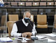 Valmir questiona falta de conclusão de obras em estradas dos bairros do Pinhal e dos Brotas