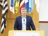 Dr. Rodrigo Salomon cobra capina e limpeza em bairros da região oeste