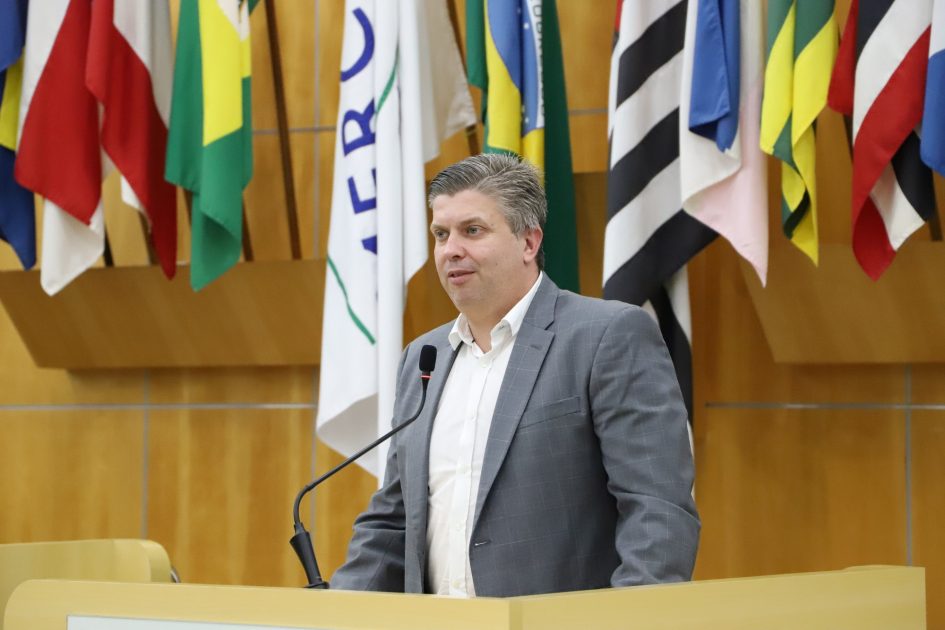 Dr. Rodrigo Salomon questiona Prefeitura sobre dívida atualizada da Santa Casa