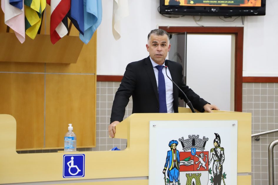 Luís Flávio cobra semáforo ou redutor de velocidade próximo da antiga rodoviária