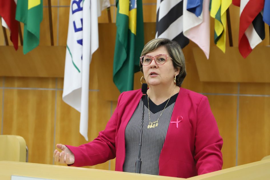 Maria Amélia cobra solução para descarte de lixo em condomínio do Pagador Andrade