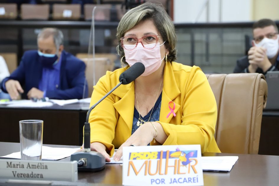 Maria Amélia indica troca de iluminação pública na Praça Teotônio Vilela