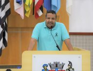 Roninha questiona Prefeito sobre atraso de obras em área esportiva na Vila Garcia