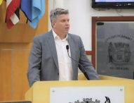 Dr. Rodrigo cobra redutor de velocidade no Jd. Didinha e poda de árvore no Centro