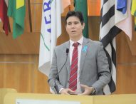 Hernani pede ajuda a deputado para solucionar falta de remédios de alto custo em Jacareí