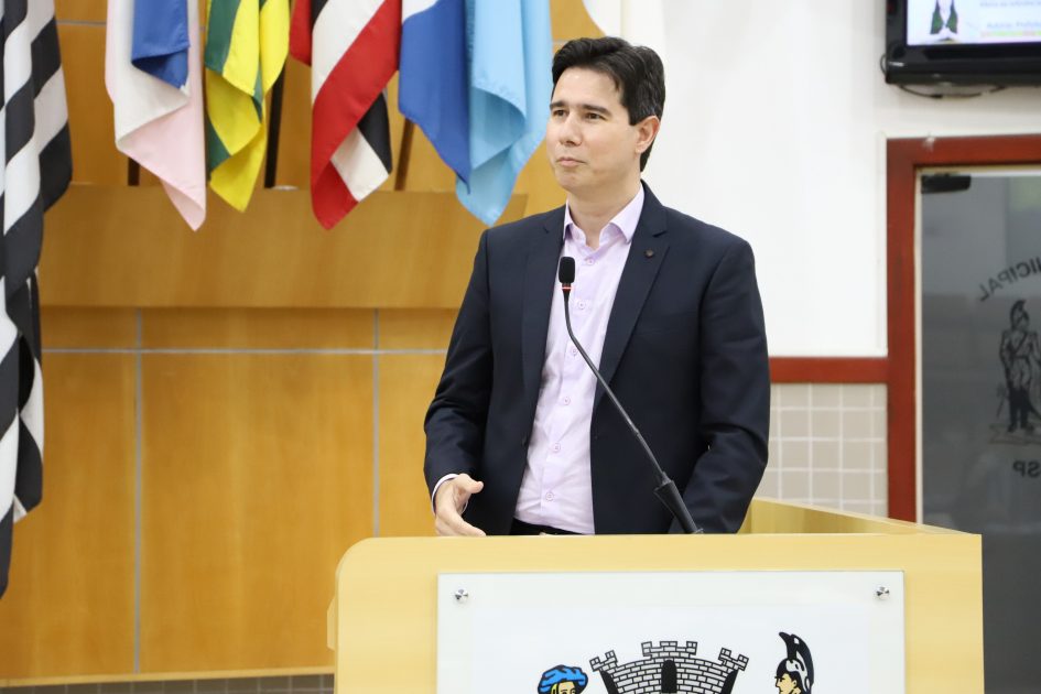 Hernani questiona número de pessoas com autismo cadastradas na saúde pública de Jacareí